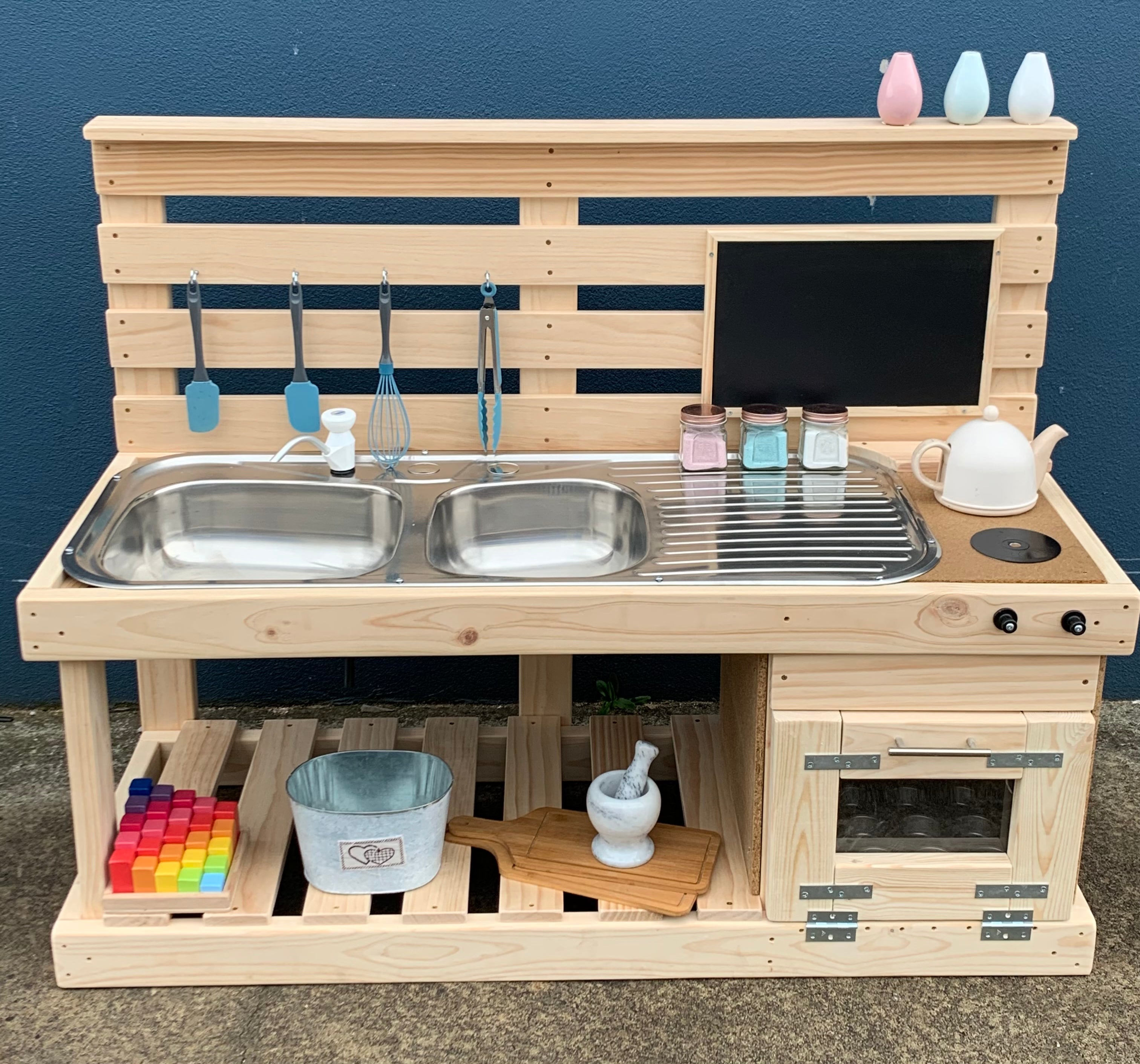 Mud Kitchen Ultimate Deluxe