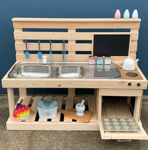 Mud Kitchen Ultimate Deluxe